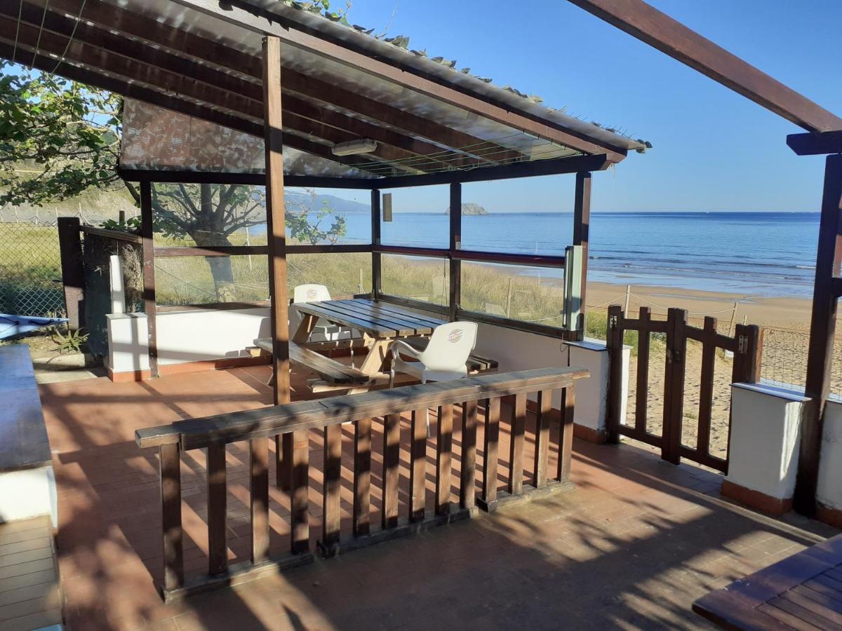 Playa Laga Villa อิบารังเกลู ภายนอก รูปภาพ